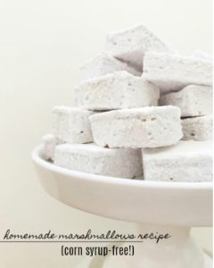 Make your own marshmallows! Here's an easy homemade marshmallows recipe that doesn't require a candy thermometer and it's also corn syrup-free.
