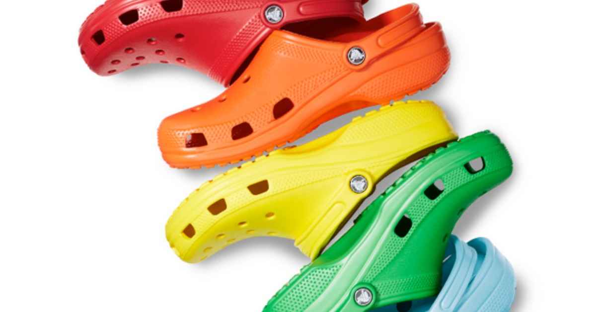 crocs club discount