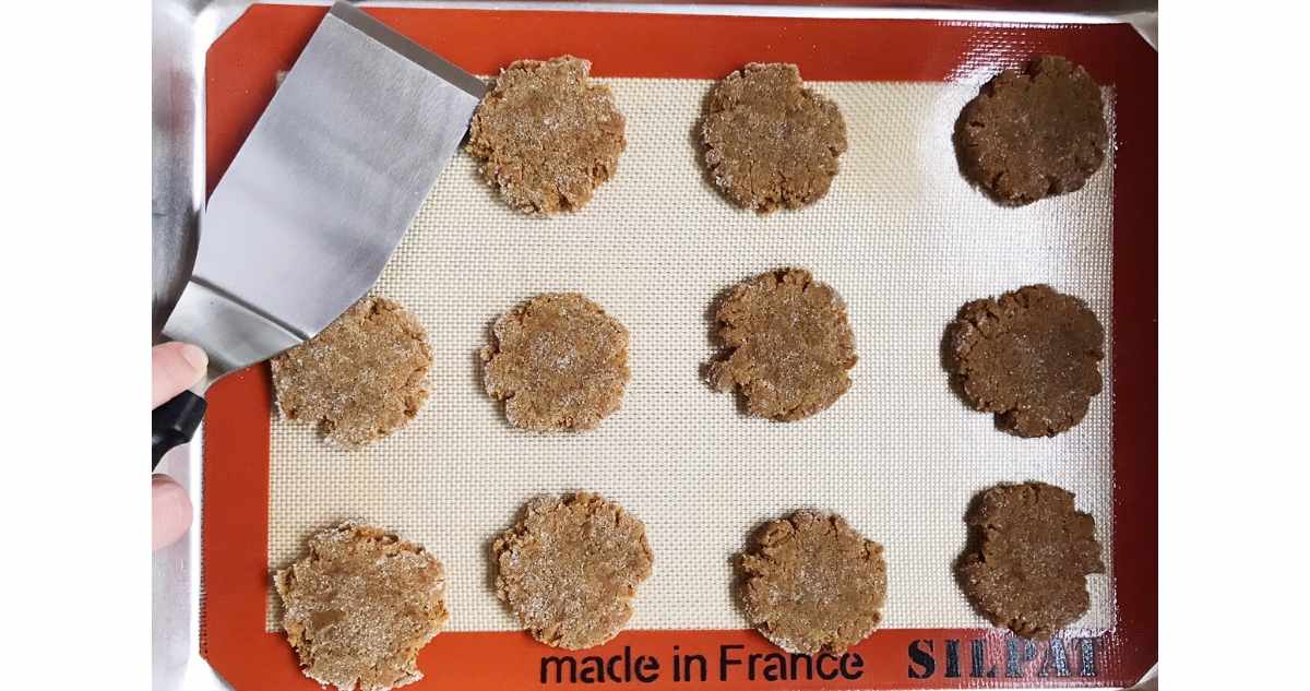 vegan molasses cookies