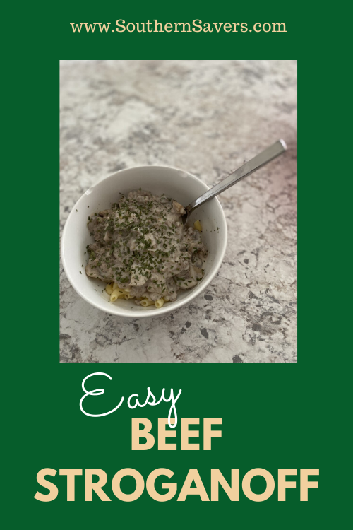 Looking for a crowdpleaser that comes together quickly? This easy beef stroganoff has just a few ingredients and will make everybody happy!