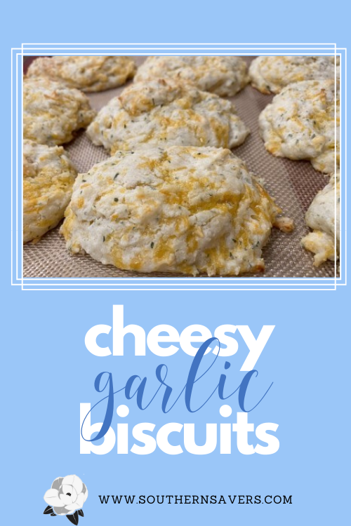 Raise your hand if you only go to Red Lobster for the cheddar biscuits!!  Yeah me too!  Check out this great copycat Cheddar Biscuit recipe to get the amazing taste at home. 